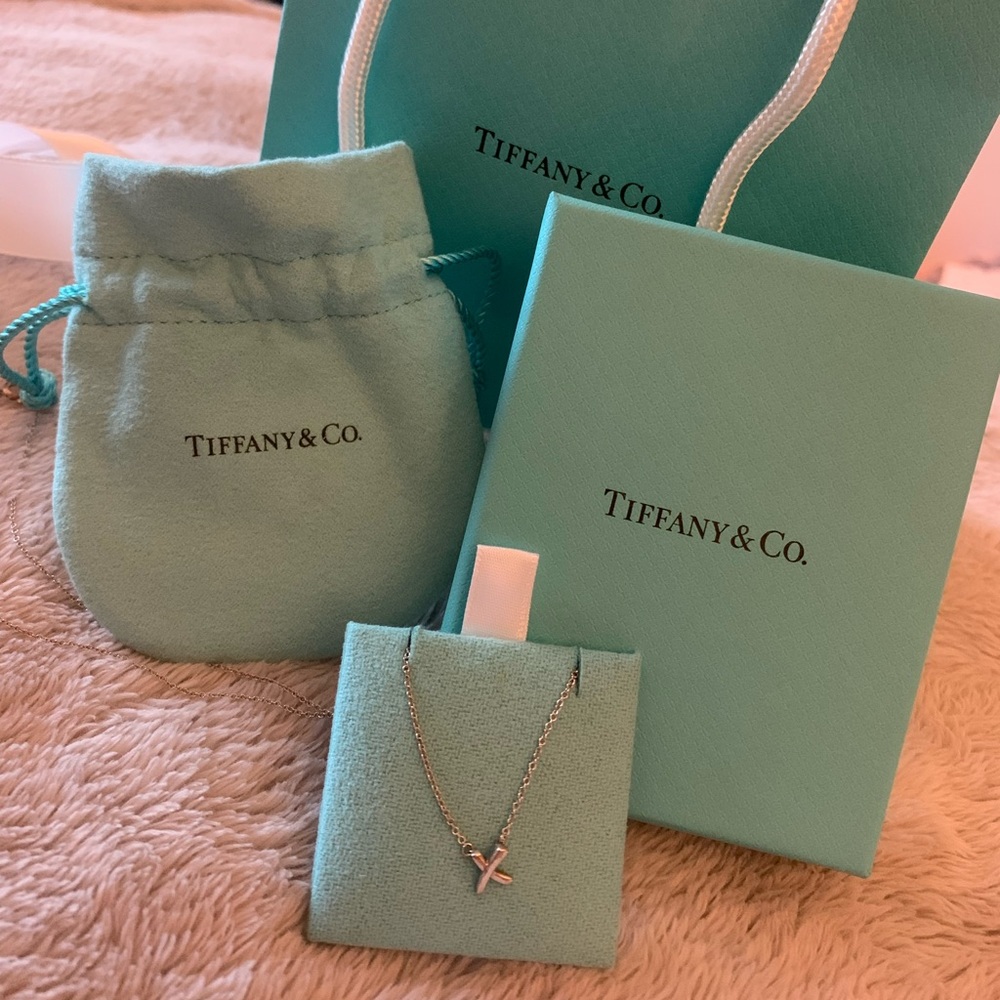 TIFFANY & CO. Paloma’s Graffiti X Pendant 16 in.